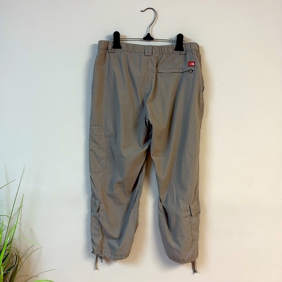 ⭐️Final Sale-The North Face Women’s Beige Khaki Hiking Cargo Capri  Pants size 8 - Picture 2 of 6